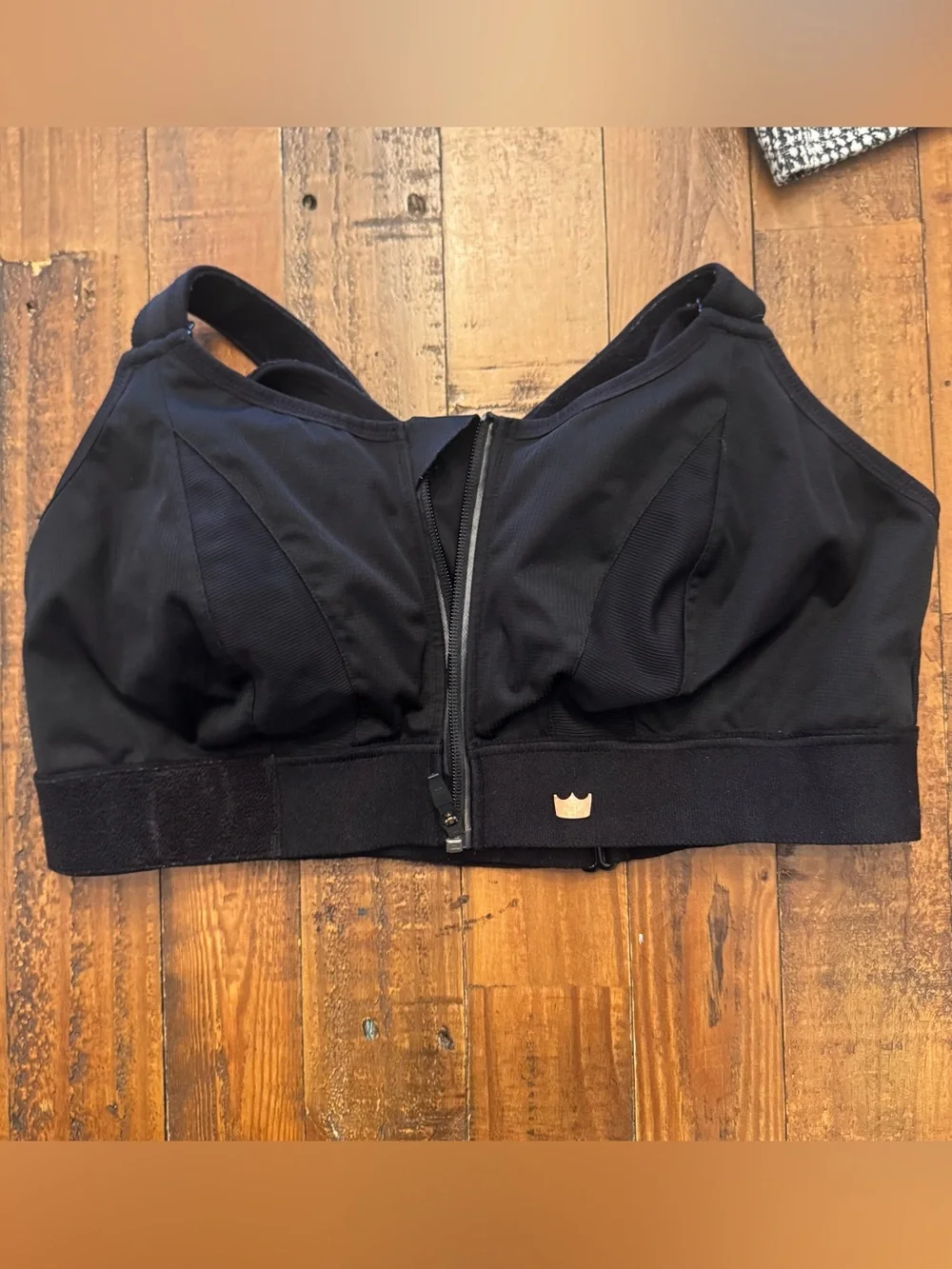 SHEFIT Ultimate Sports Bra‎